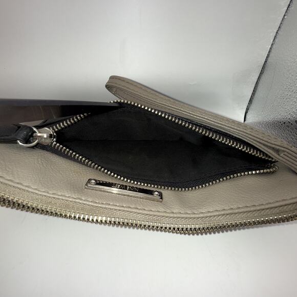 Nine West pocketbook - 8” x 6” Black / Gray - Picture 4 of 9